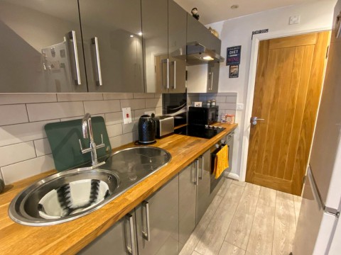 View Full Details for Vine Court, Brewhouse Yard, Gravesend, Kent, DA12 2EJ