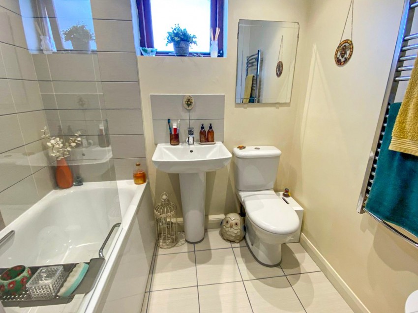 Images for Vine Court, Brewhouse Yard, Gravesend, Kent, DA12 2EJ
